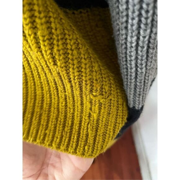 "Alli & Rob"  Multi colored striped oversized sweater. Size large - Picture 10 of 10